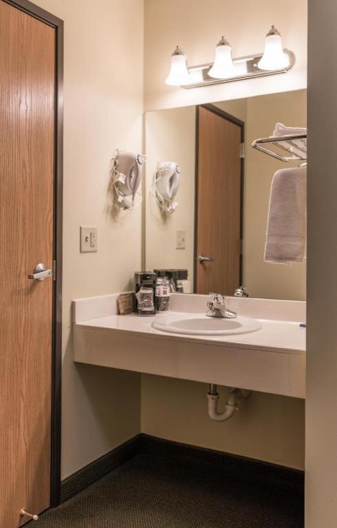 Supertel Inn And Conference Center Creston Екстер'єр фото